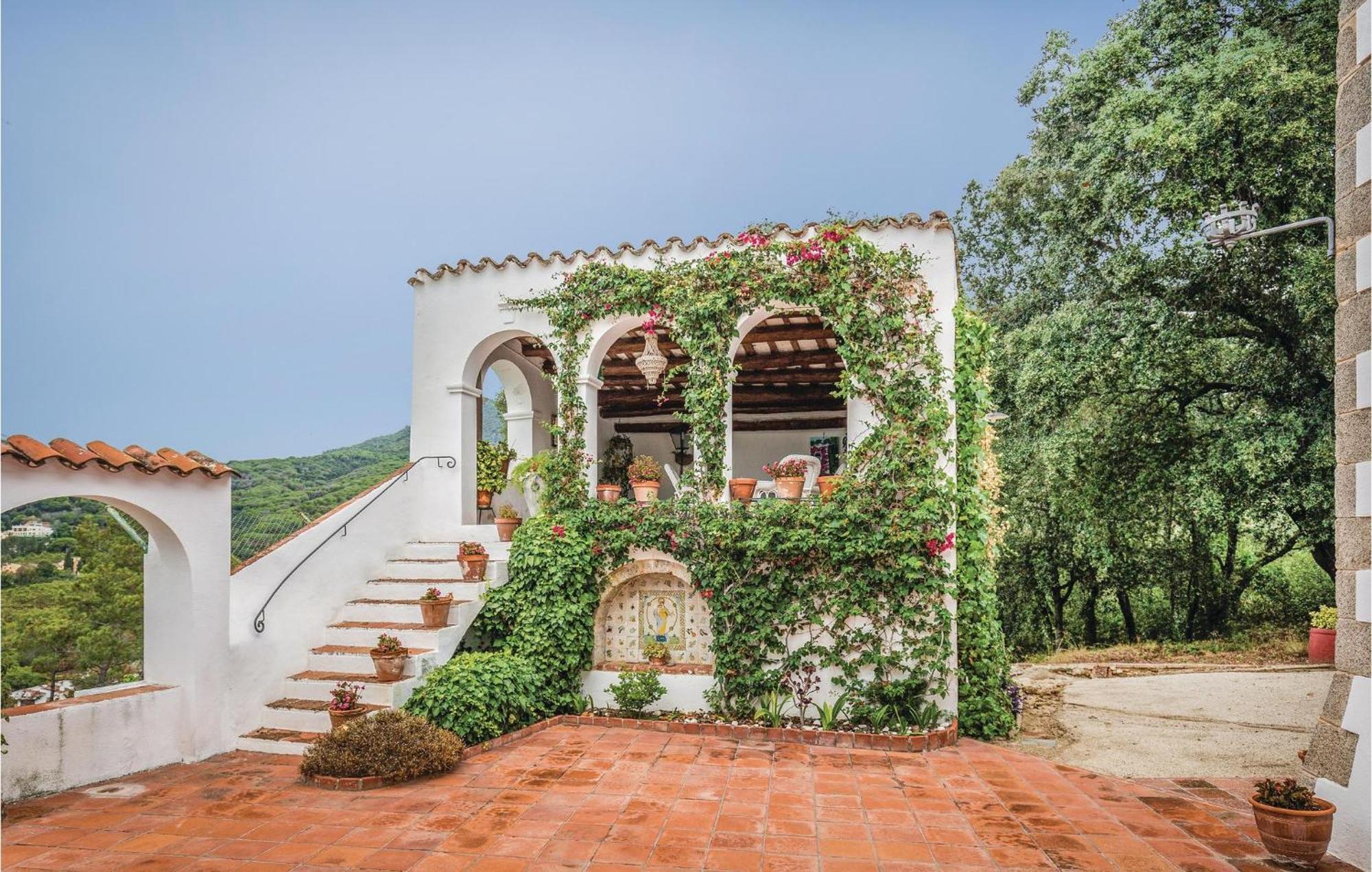 Nice Home In Arenys De Munt Exterior foto